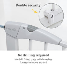 Munchkin Stair Gate Maxi Secure Toddler & Baby Gate 76-82cm extends up to 117cm with separately sold extensions  Pressure Fit Baby Safety & Dog Gate for Doorways  No-Screw Install Child Gate, White