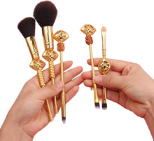 Dilla Beauty 5 Piece Retro Singular Dr. Marvel Avengers Makeup Brushes for Ago and Motorbike Beauty Dutils