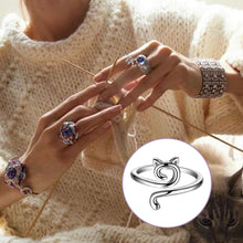 4pcs Knitting Crochet Loop Ring for Fingers, Knitting Ring Adjustable, Crochet Supplies for DIY Crafts, Braided Faster Knitting Thimbles Holders Accessories for Crochet Mother Grandma GiftsSilvery