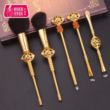 Dilla Beauty 5 Piece Retro Singular Dr. Marvel Avengers Makeup Brushes for Ago and Motorbike Beauty Dutils