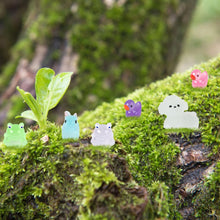 LALASTYLE 64pcs Luminous Resin Animal, Tiny Toy Resin Frogs, Dogs, Rabbit, Duck, Miniature Resin Frogs Glow in the Dark, Mini Landscape for Garden Dollhouse Decoration