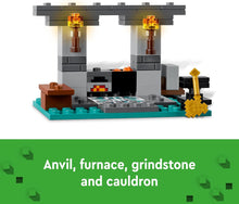 LEGO Minecraft The Armoury Building Toys for Kids, Boys & Girls aged 7 Plus Featuring Character Figures including Alex with a Diamond Sword, Weapons Set, Role-Play Gifts for Gamers 21252