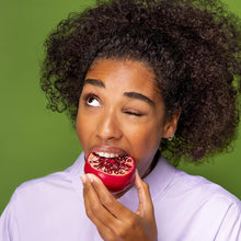 Nature Box Colour Shampoo (385ml), Natural Shampoo for Coloured Hair, Made with Cold-Pressed Pomegranate Oil, Cleanses Hair Without Weighing Down, Vegan Formula