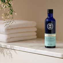 Neal's Yard Remedies Aromatic Foaming Bath - Helps the Mind & Body - Relax & Unwind - 300ml (worth 24)