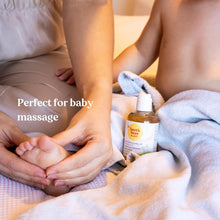 Burt's Bees Baby Oil, Nourishing Baby Moisturiser With Apricot Oil, Paediatrician-Tested, 115ml