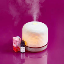 NEOM- Christmas Wish Essential Oil Blend, 10ml  Cinnamon, Mandarin & Tonka Bean  Gift