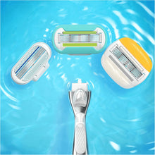 Gillette Venus Extra Smooth Women's Razor + 1 Razor Blade Refill, & Travel Case, Gift Set Ideas for Her/Mum, Platinum