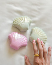 Holler and Glow Beauty Let's Shellabrate Babe, Shell Shaped Bath Fizzer