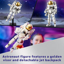 LEGO Creator 3in1 Space Astronaut Toy to Dog Figure to Viper Jet Model Kit, Educational Set for Boys, Girls & Kids Aged 9 Plus and Teenagers Kids' Bedroom Accessories, Space-Themed Gift Idea 31152