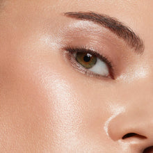 Illamasqua Beyond Liquid Highlighter - OMG