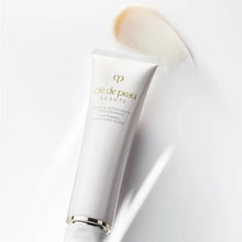 Cl de Peau Beaut Softening Cleansing Foam