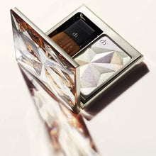 Clé de Peau Beauté Luminizing Face Enhancer