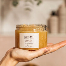 NEOM Real Luxury Body Scrub 332g
