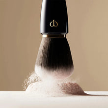 Cl de Peau Beaut Powder Brush