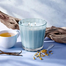 NEST New York Driftwood and Chamomile Scented Candle 600g