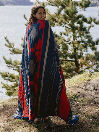 Passenger Nomadics Blanket, Navy/Red