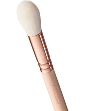 Rose Golden 105 luxe highlight brush