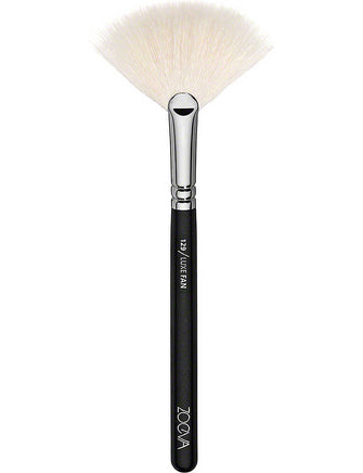 129 Luxe Fan Brush