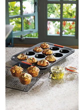 Non-stick 12-cup muffin tray