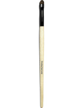 Smokey eyeliner brush