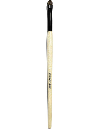 Smokey eyeliner brush