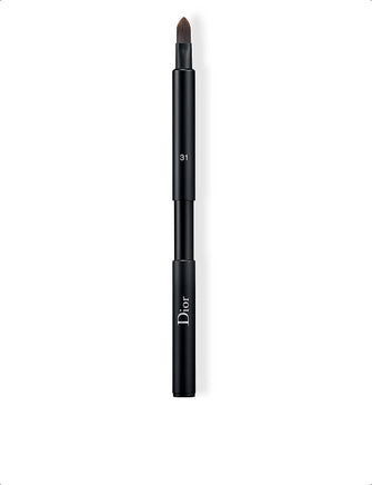 Backstage retractable lip brush 31