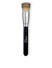 Full Coverage Fluid Foundation brush 12