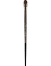 UD Pro medium eyeshadow brush