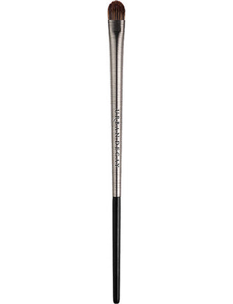 UD Pro medium eyeshadow brush