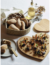 Heart-shaped seagrass bread basket 26x26cm