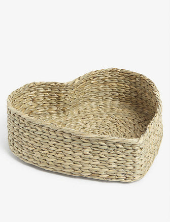 Heart-shaped seagrass bread basket 26x26cm