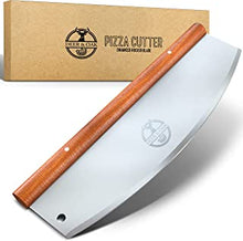 Deer & Oak Pizza Cutter - Pizza Rocker - Pizza Slicer - Cut your Pizzas with Minimal Fuss or Effort - Ultra Sharp Premium Stainless Steel Blade - 36cm