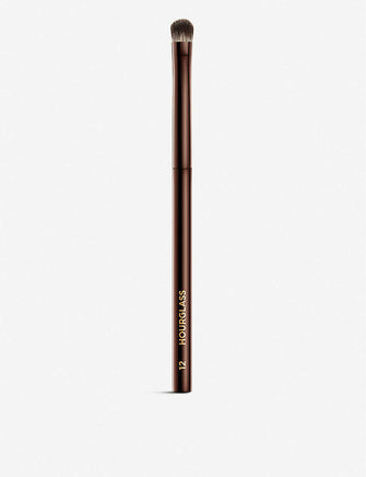 No.12 bevelled shadow brush