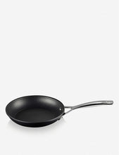 Toughened non–stick shallow frying pan 20cm