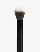 10 All-over eyeshadow brush