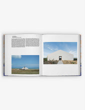 Living by the Ocean: Contemporary Houses by the Sea book