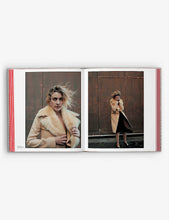 Annie Leibovitz: Wonderland fashion book