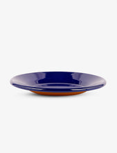 Contrasting wide rim steel dinner plate 25cm