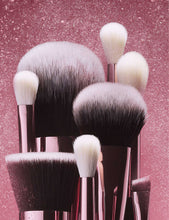 Flash Of Rosé limited-edition 8-piece brush set