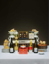 The Festive hamper - 9 items included